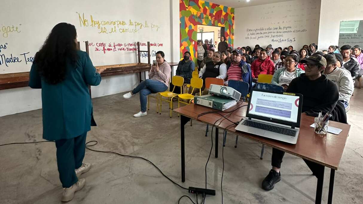 Universitaria impulsa iniciativa de rehabilitación para jóvenes adictos de escasos recursos.