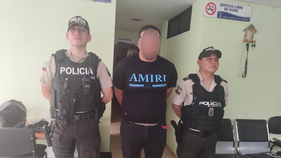 La razón por la que un presunto guardia de patios de autos intentó evadir a la Policía en Quito