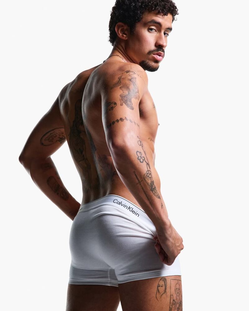 El costo de la ropa interior que usa Bad Bunny de Calvin Klein