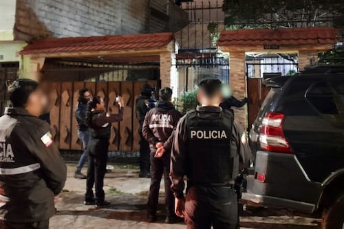 Detienen a hombre por presunta pornografía infantil tras allanamiento en el sur de Quito