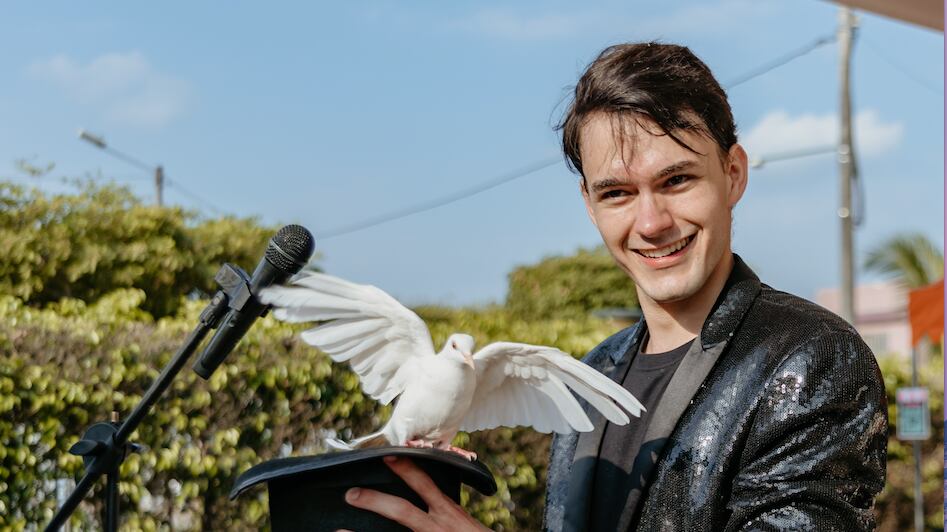 Prema Valentino Delpi se presenta en Mall del Sol.