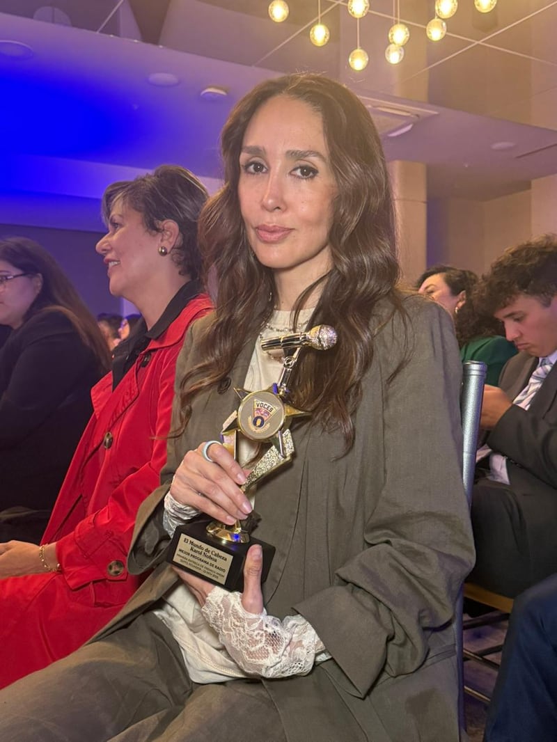 El Mundo de Cabeza gana como Mejor Programa de Radio.