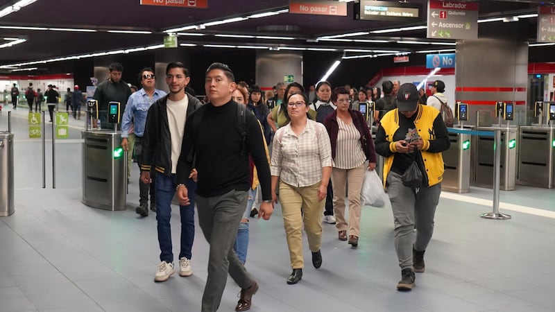 Metro de Quito registra incremento de viajes en medio de reportes por disponibilidad de combustible