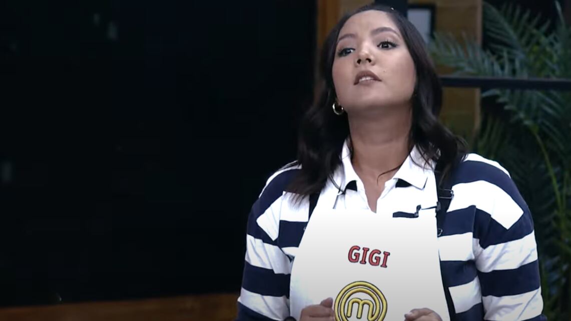 Gigi Mieles imita a Erika Vélez durante Masterchef Celebrity Ecuador
