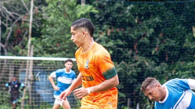 Futbolista de 27 años falleció por lanzarse a una cascada.