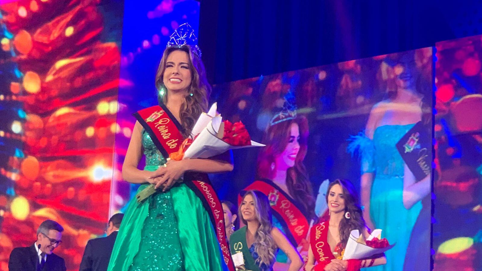 María Esther Hernández Mena es la nueva Reina de San Francisco de Quito 2022-2023