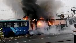 Bus de la Metrovía se incendió