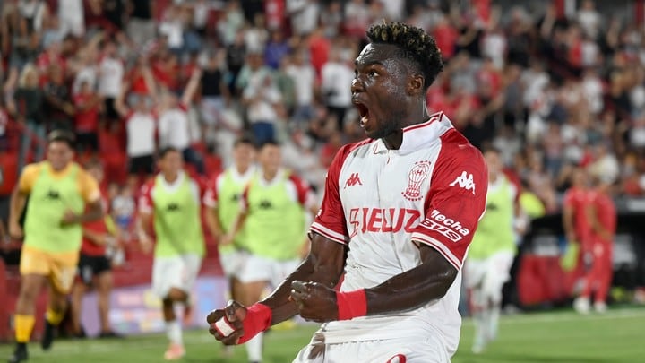 Jordi Caicedo con Huracán