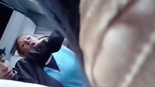 Discusión en bus de Cayambe.