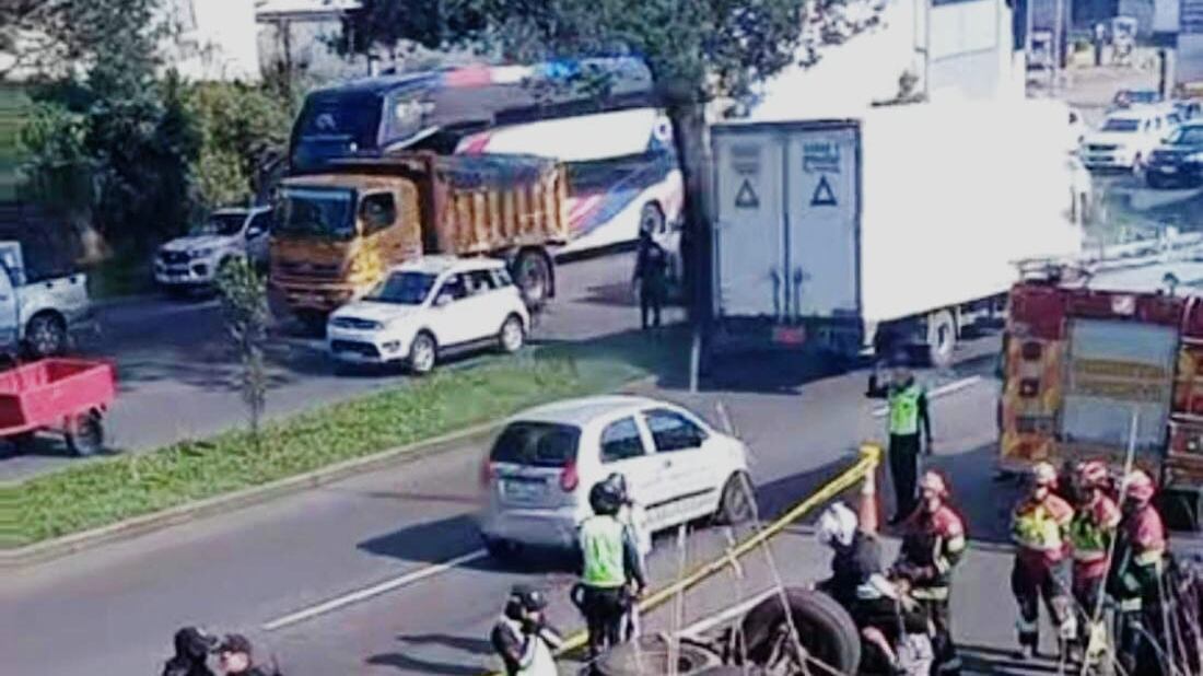 Siniestro en la AV. Simón Bolívar, en el sur de Quito