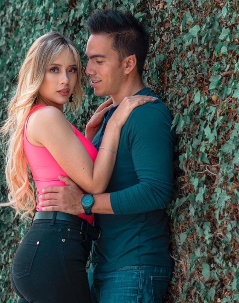 El Champ y su novia Carolina Cobo