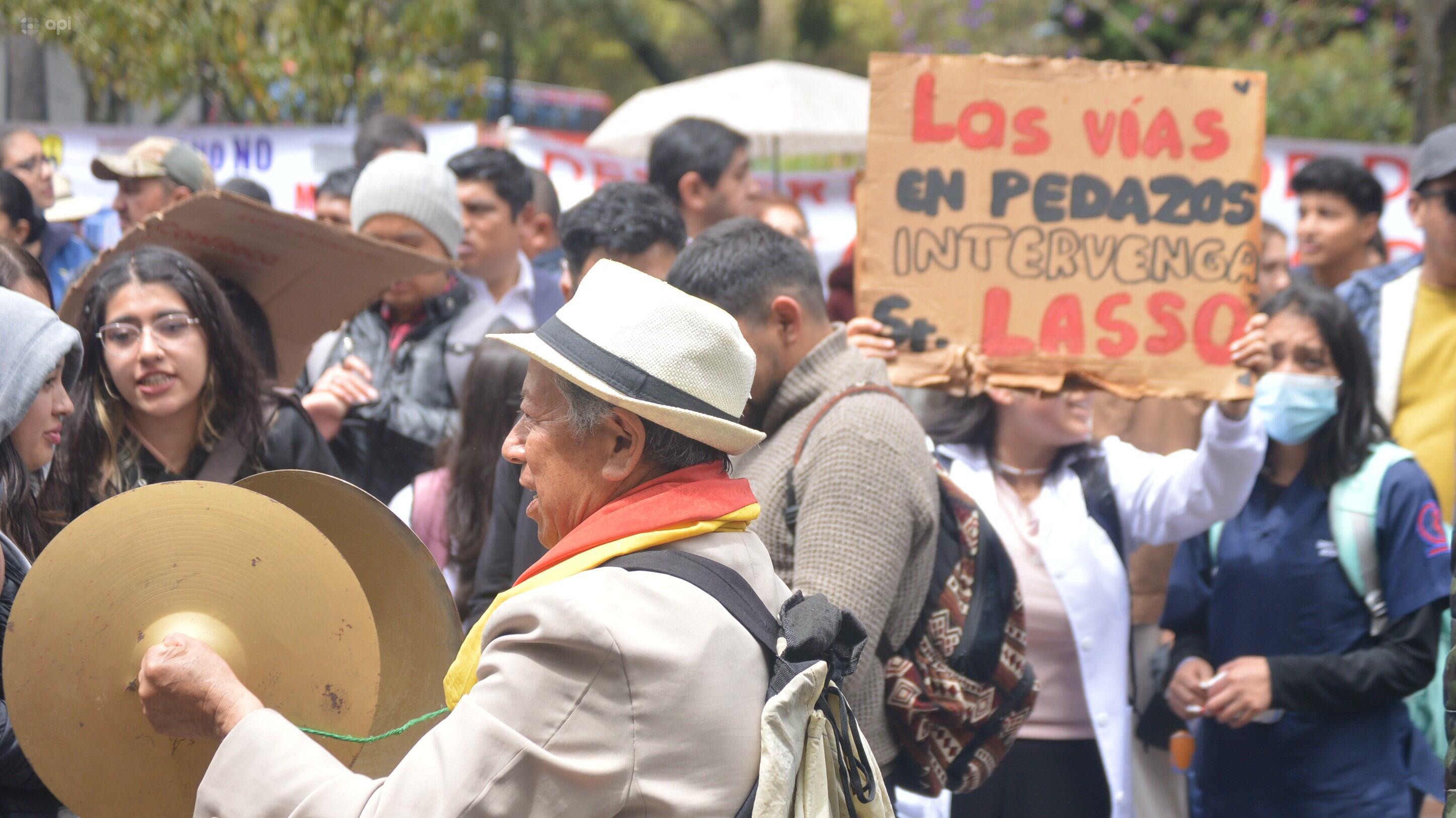 CUENCA-MARCHA POR LA VIALIDAD