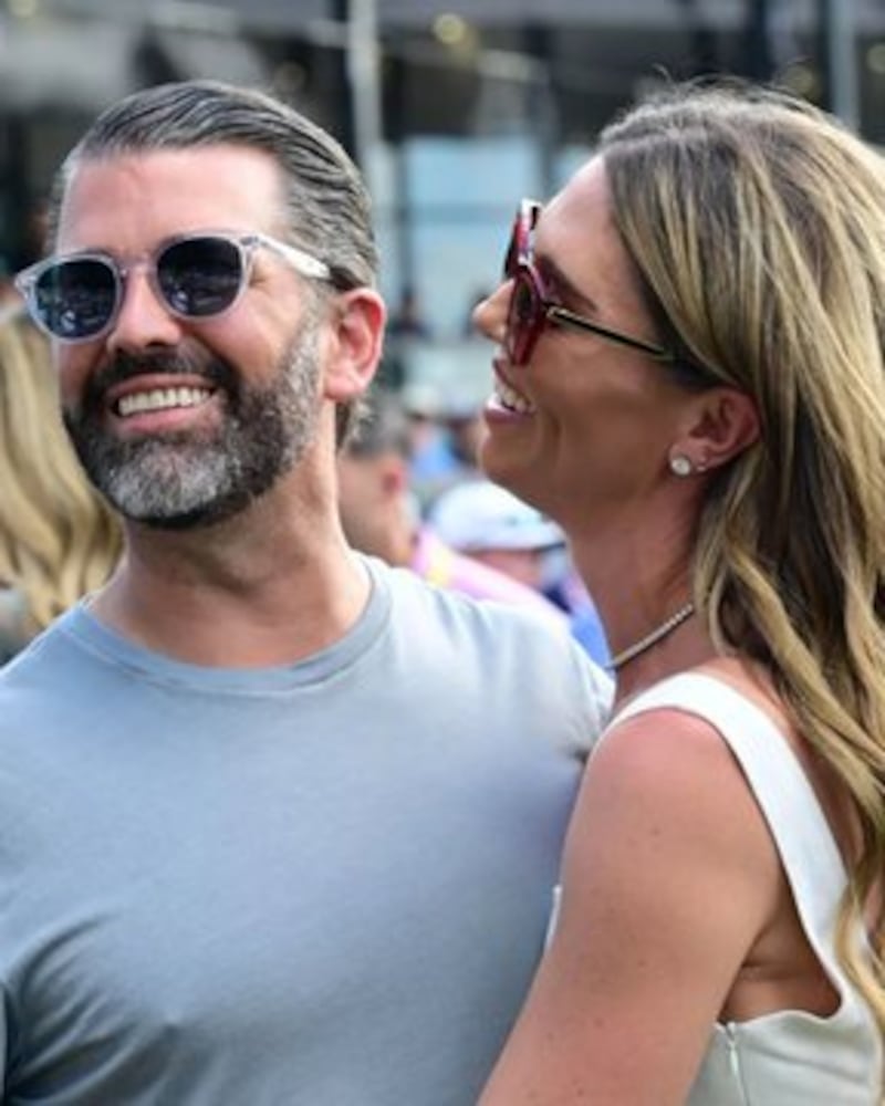 Donald Trump Jr., hijo del presidente de EE. UU., confirmó su compromiso con Bettina Anderson