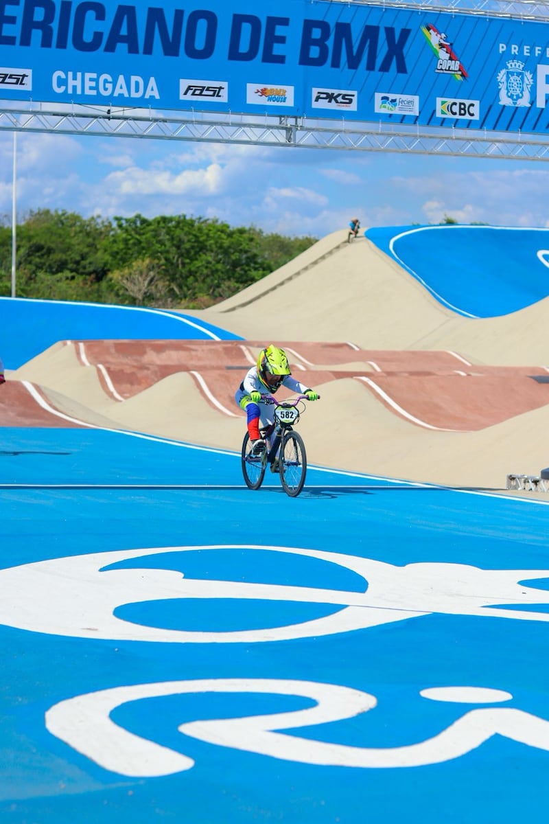 Juan Carlos Parra, el prodigio ecuatoriano del BMX con solo 7 años