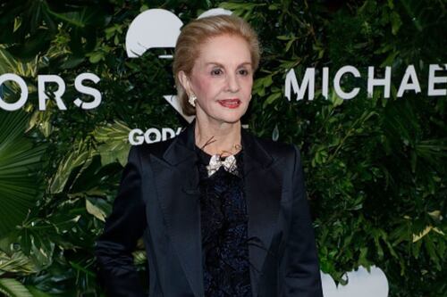 Carolina Herrera demuestra como lucir pantalones palazzo con elegancia a sus 85 años de edad