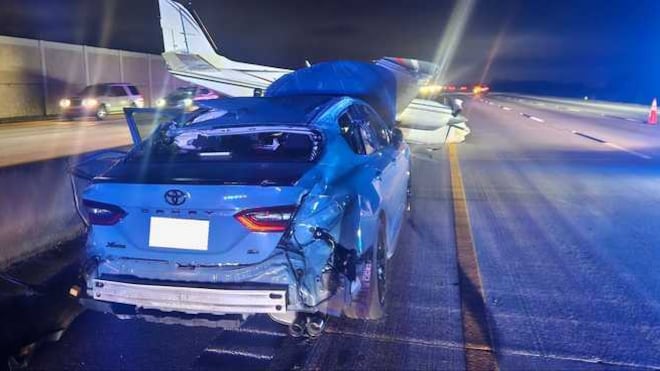 Avioneta se estrelló contra auto en Orlando - Fuente: Foto de la web