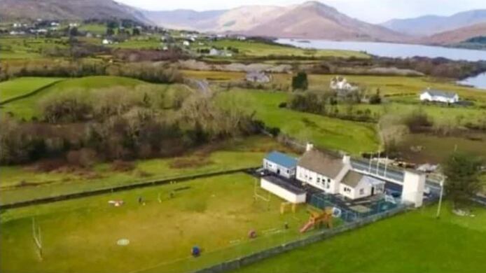 Facebook Scoil Naomh Padraig An Chloch Bhreac