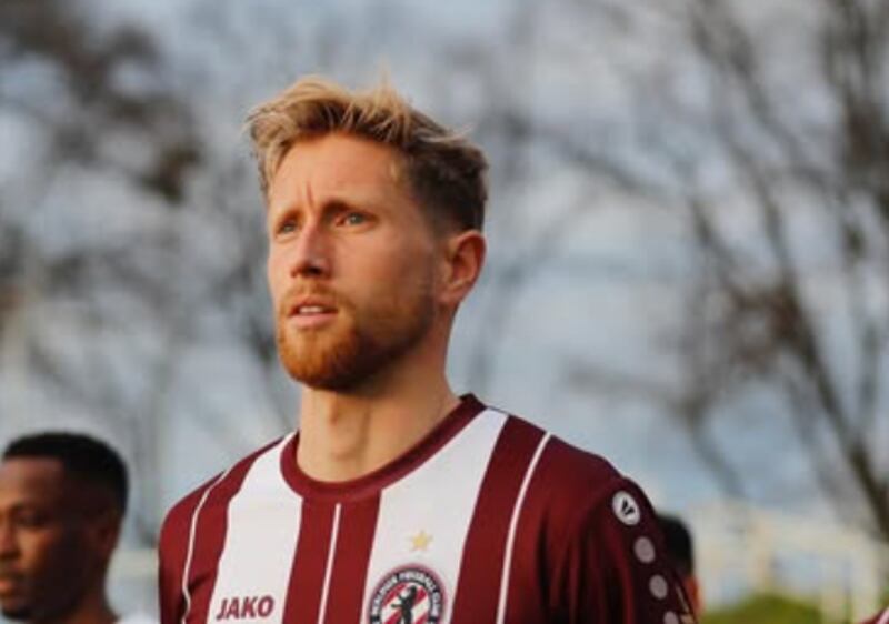 Sebastian Hertner, exdefensor alemán, falleció tras caer de un teleférico en Montenegro.