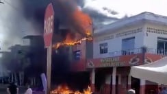 Incendio en Centro Comercial en Manabí.