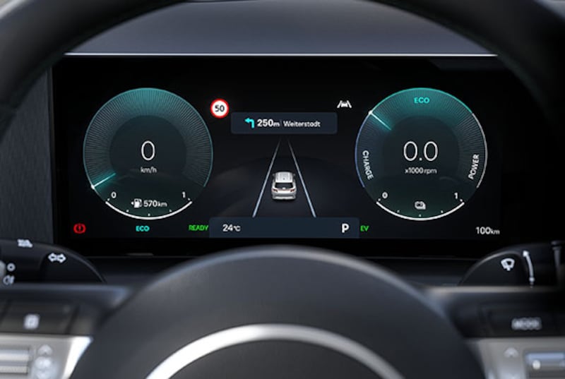 Tucson Hybrid es un sistema motriz compuesto por un motor turbo de 1.6 litros y un motor eléctrico
