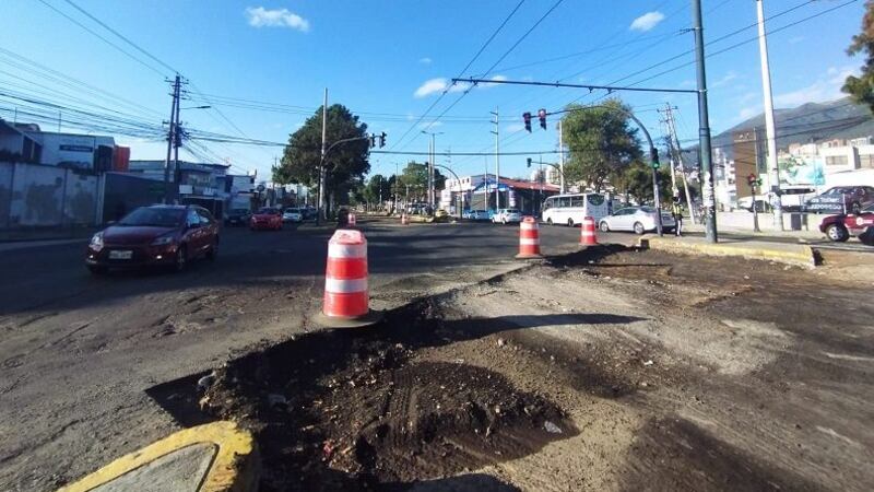 El Inca y 10 de Agosto se cerrará en los carriles centrales