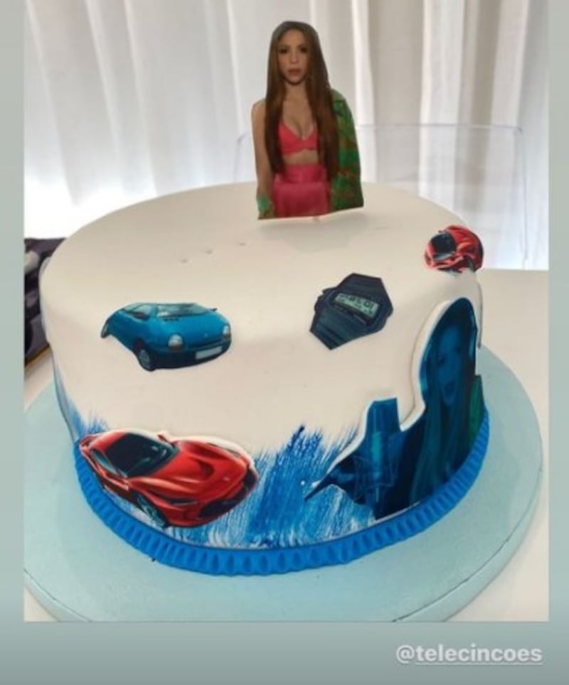 El curioso pastel que le regalaron a Shakira