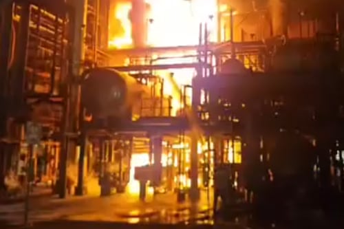 Reportan incendio en la Refinería de Esmeraldas