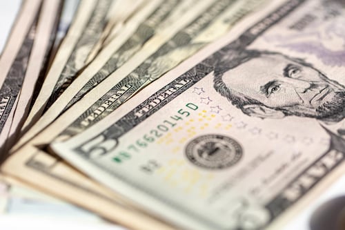 Nuevos valores de pensiones alimenticias con el alza del salario básico en 2026