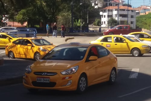 En Cuenca ciudadano muere dentro de un taxi
