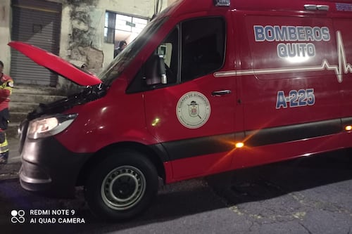 Robaron a los bomberos mientras atendían una emergencia en el sur de Quito