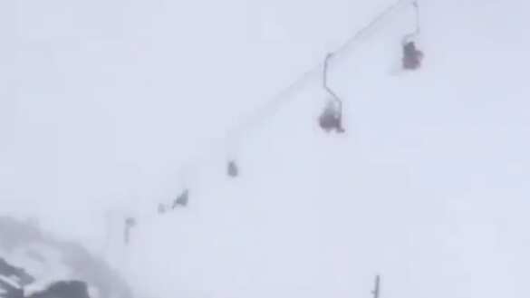 Tragedia en Rusia: colapso de teleférico en el Monte Elbrús deja tres muertos y varios heridos