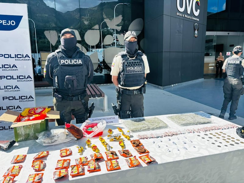 Operativo Apolo deja detenidos, armas y más de 1.300 dosis de droga incautadas en Quito. Foto: Policía Nacional