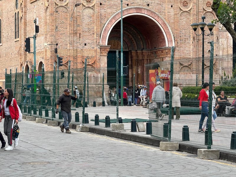 Renovación del Parque Calderón en Cuenca