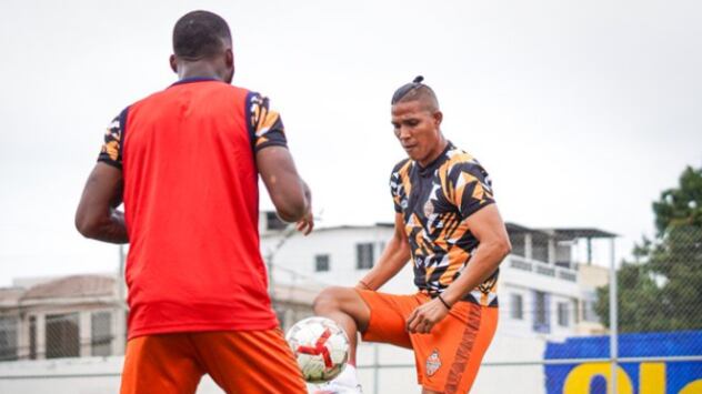 Luis Luna con el Naranja Mekánica