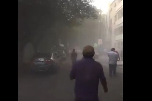 Se desploma fachada de edificio en la Condesa tras fuerte sismo