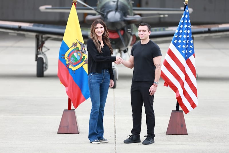 Daniel Noboa se reúne con Kristi Noem