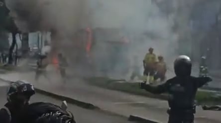 Quito: Bus se incendió en la av. Mariscal Sucre