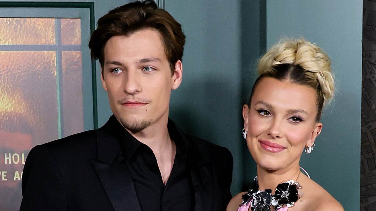 Millie Bobby Brown anunció que se convirtió en madre junto a su esposo Jake Bongiovi