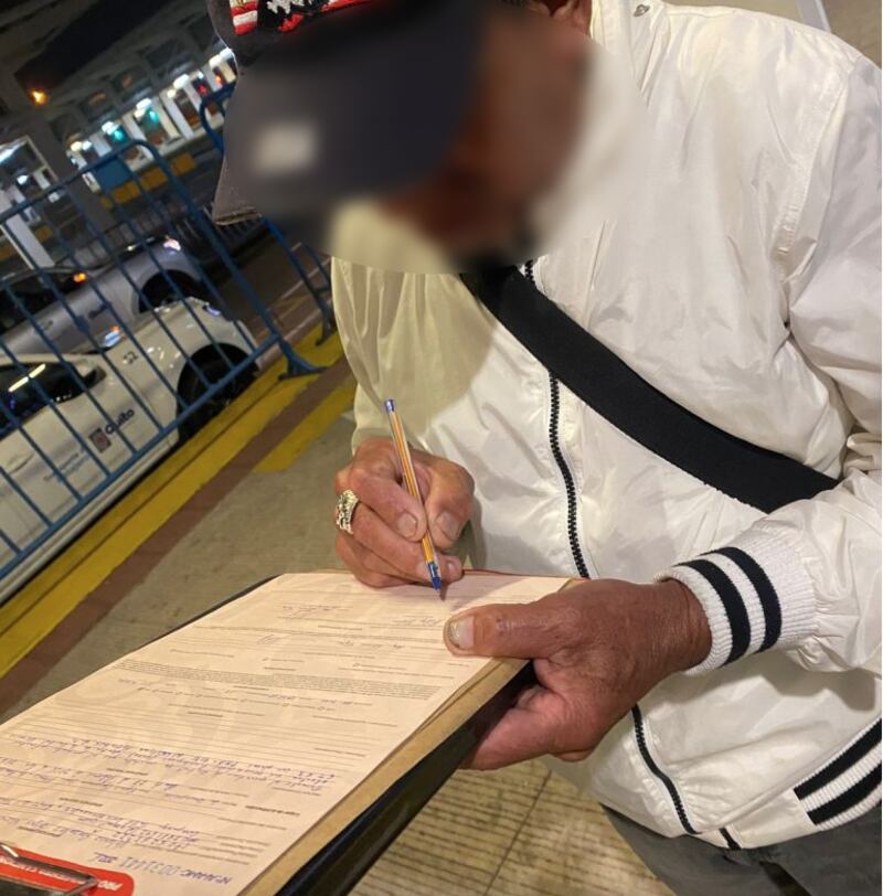 Inician sanción contra un ciudadano porque se orinó dentro de un Trolebús en la estación El Labrador, en Quito