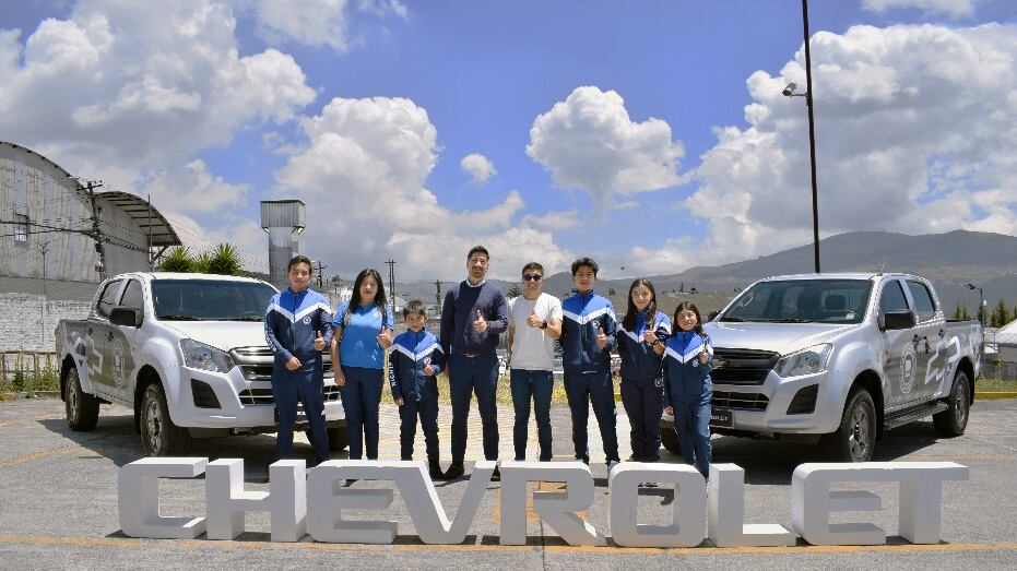 Chevrolet Ecuador renueva su colaboración con el Club de Alto Rendimiento Richard Carapaz