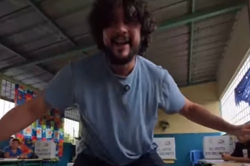 Esto le pasó al Loco Crespo cuando quiso grabar su voto