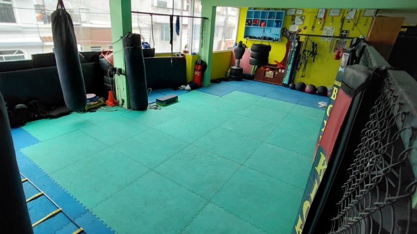 Clausuran gimnasio donde se realizaban peleas clandestinas en el norte de Quito: investigan la muerte de un adolescente. Foto: AMC