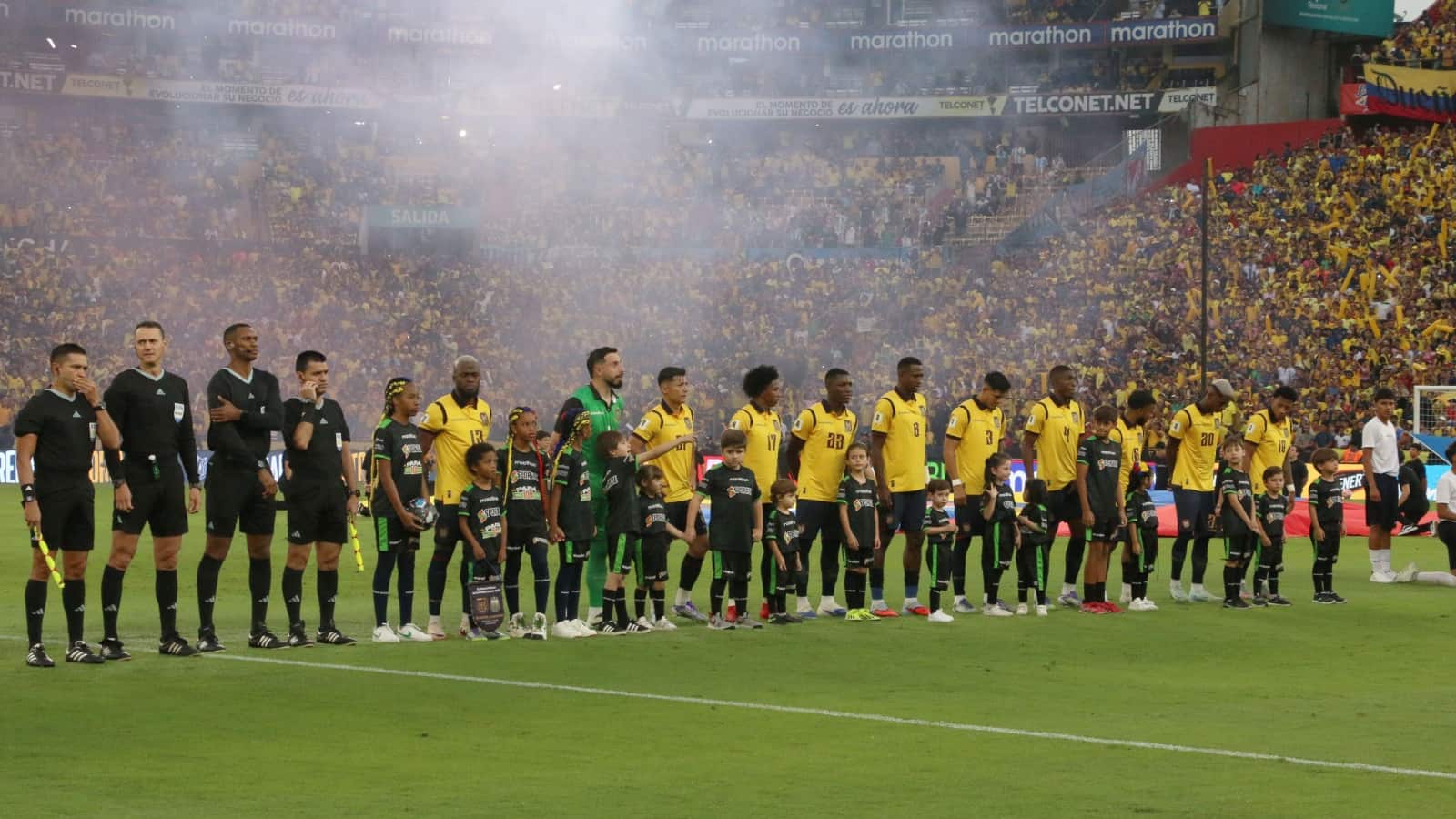 Hijo del presidente Noboa salió con los jugadores de la Tri.