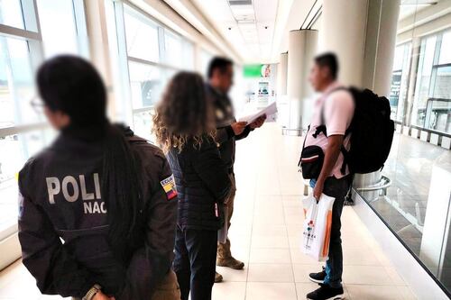 Rodney Rengel, excapitán de la Policía Nacional fue detenido en el aeropuerto de Quito