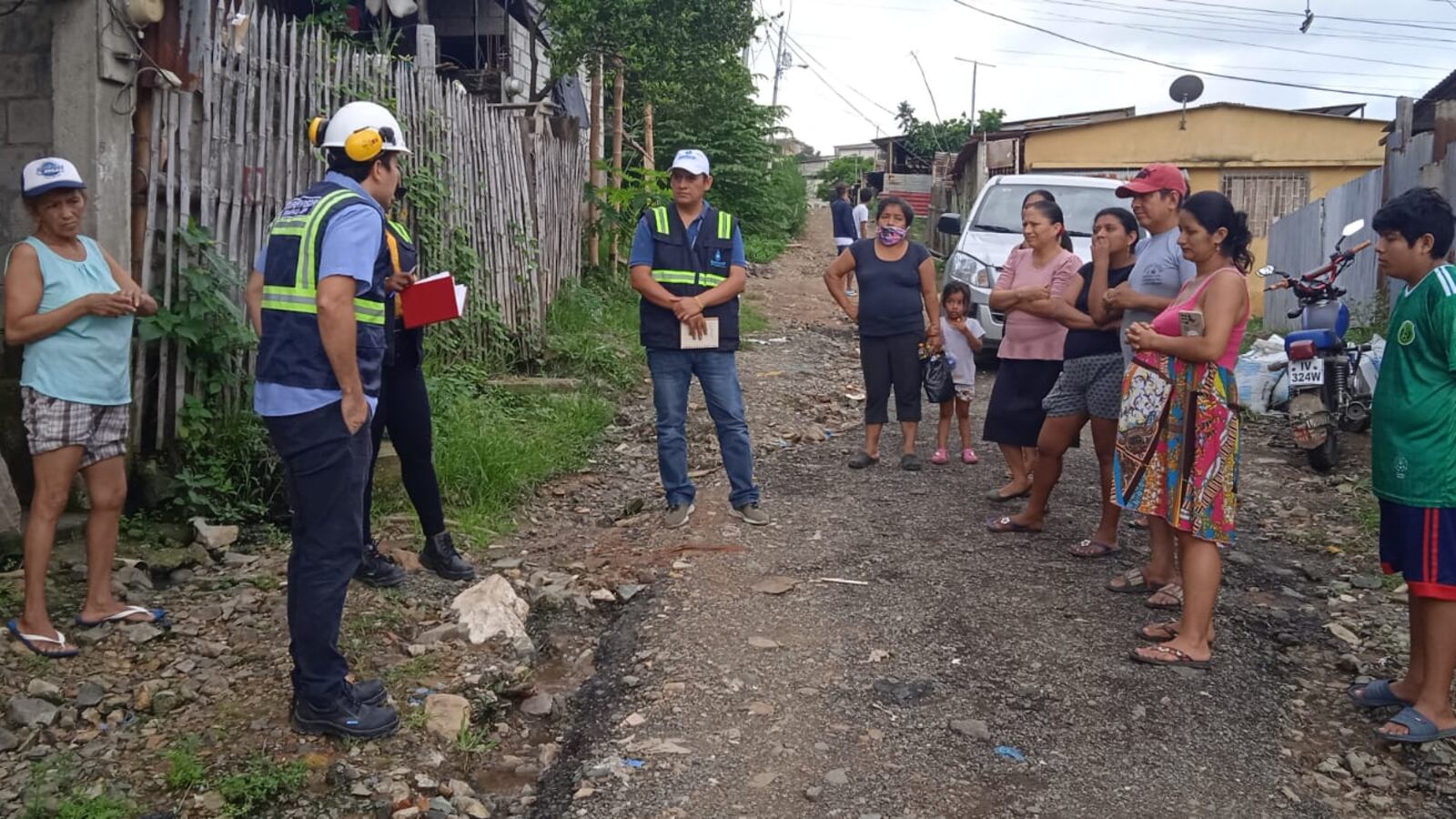 Brigada de EMAPAG visita a las comunidades.