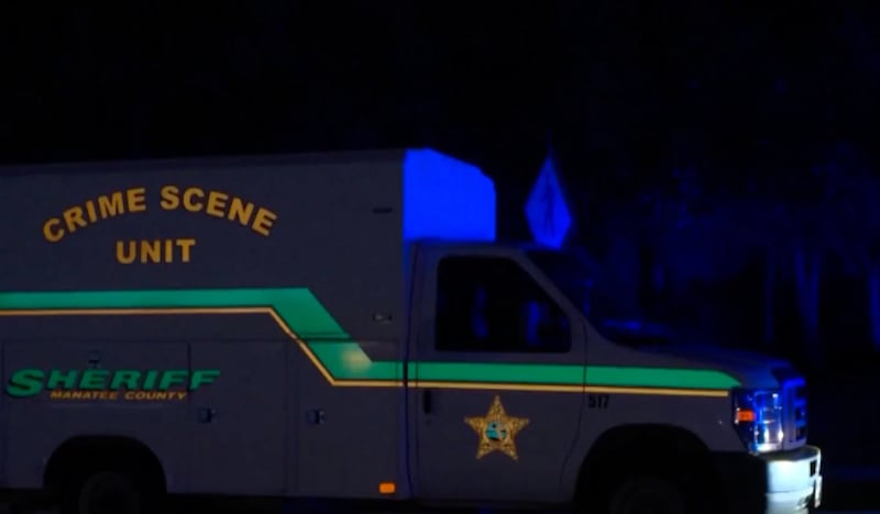 La mujer utilizó disfraces y estrategias para perpetrar el doble homicidio, según la policía.