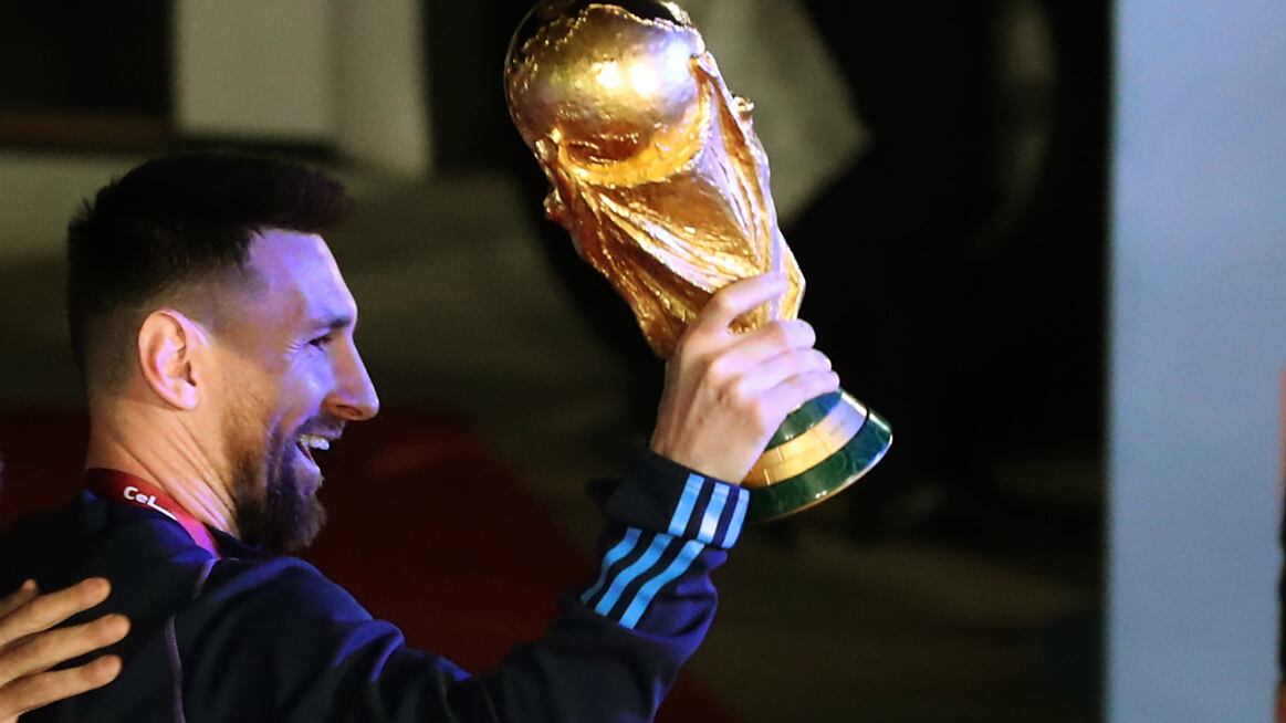 Argentina llega a casa en medio de un multitudinario recibimiento