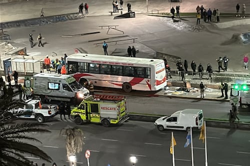 Bus perdió el control y atropelló a varios peatones; una mujer murió