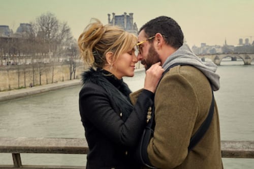 8 tipos de besos que te da un hombre que está enamorado y “loco de amor” por ti