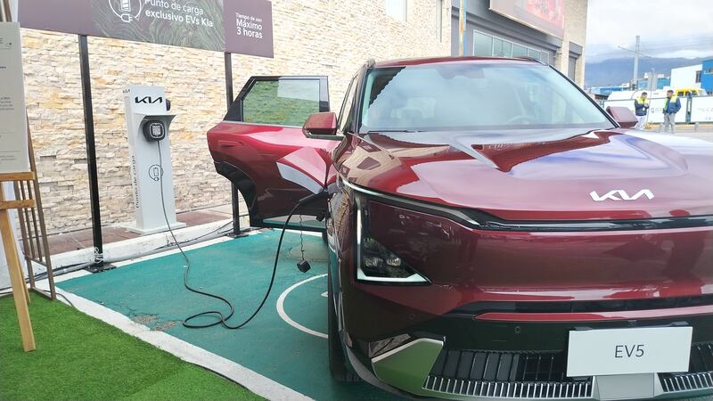 Kia Ecuador, punto de carga vehículos eléctricos en Cuenca